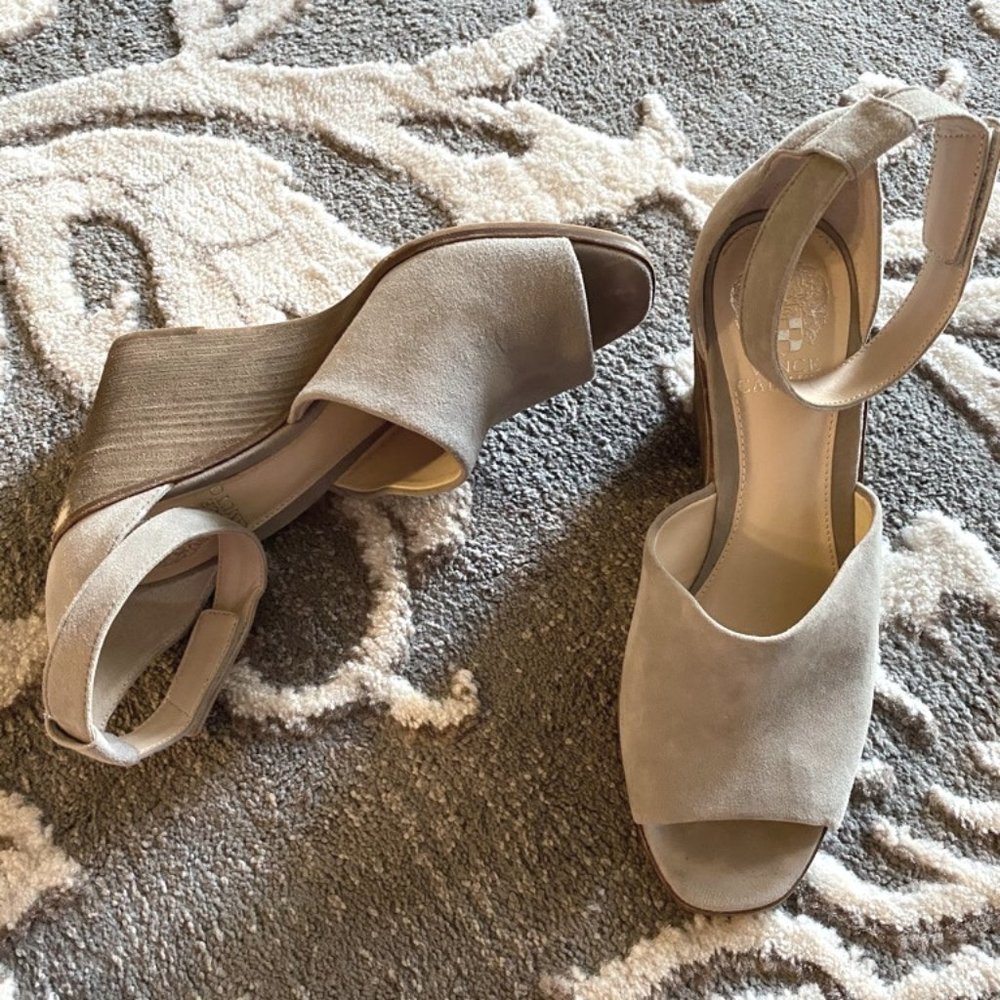 Vince Camuto Womens Gray Suede Ankle Strap Sandals